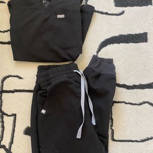 FIGS Black Top and Joggers